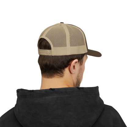 Customizable Snapback Trucker Cap - Personalize Your Style